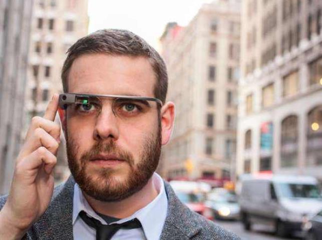 亞馬遜雙線出擊 研發AR眼鏡對標Meta，自動駕駛出租車免費開放